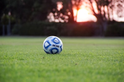 مانشستريونايتديتغلبعلىتوتنهام2-1فيمباراةمثيرة