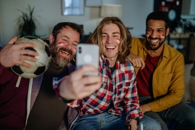 نتائج مباريات اليوم الدوري الانجليزي مباشرتحديثات حية وأهداف مثيرة