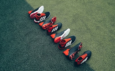 أفضل لاعب كرة قدم أمريكية في التاريخمن يستحق اللقب؟